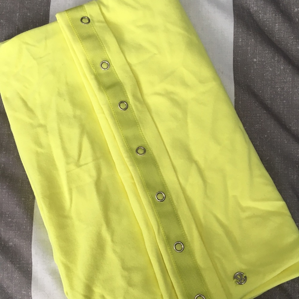lululemon vinyasa scarf